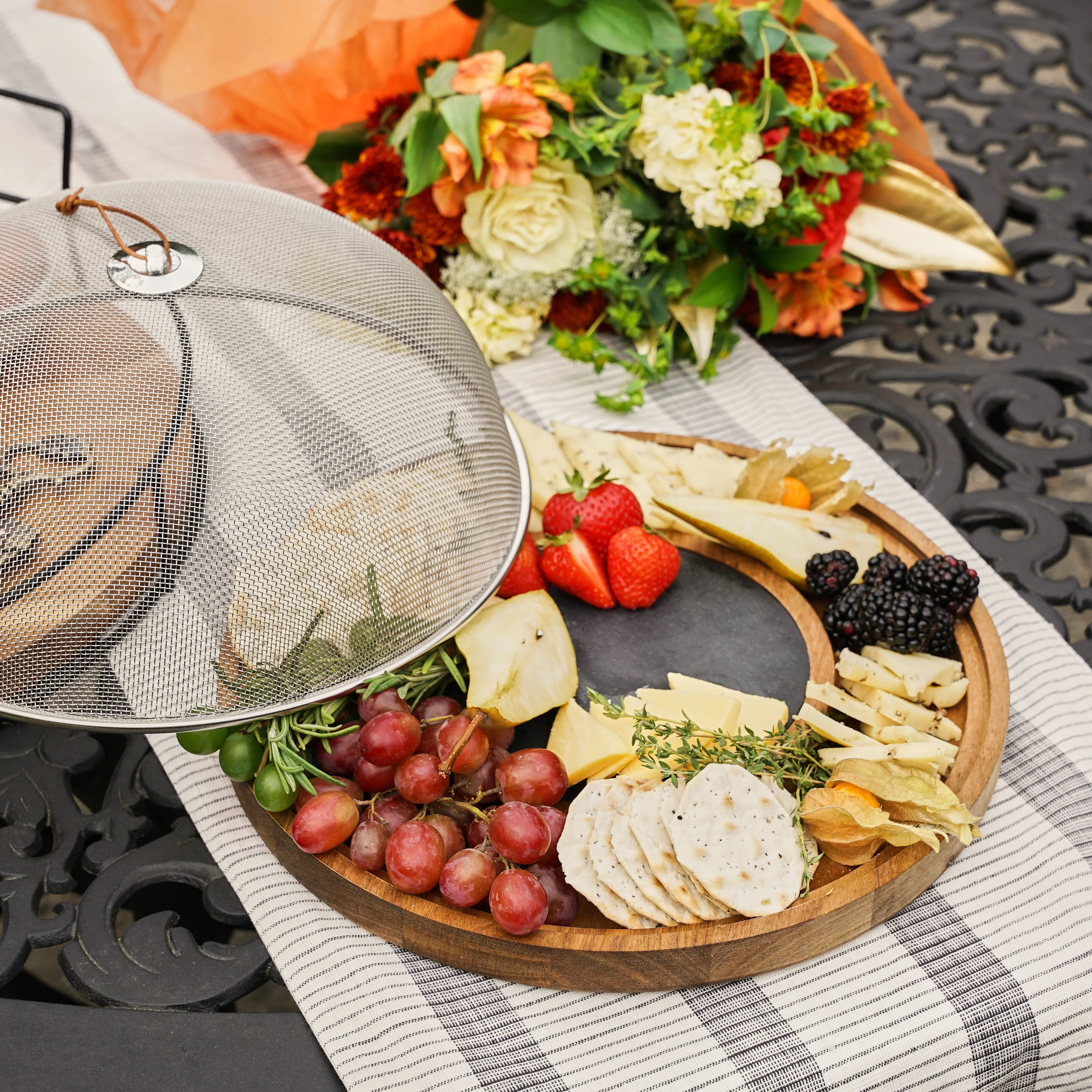 Modern Manor Cheese Board with Dome - Image 5