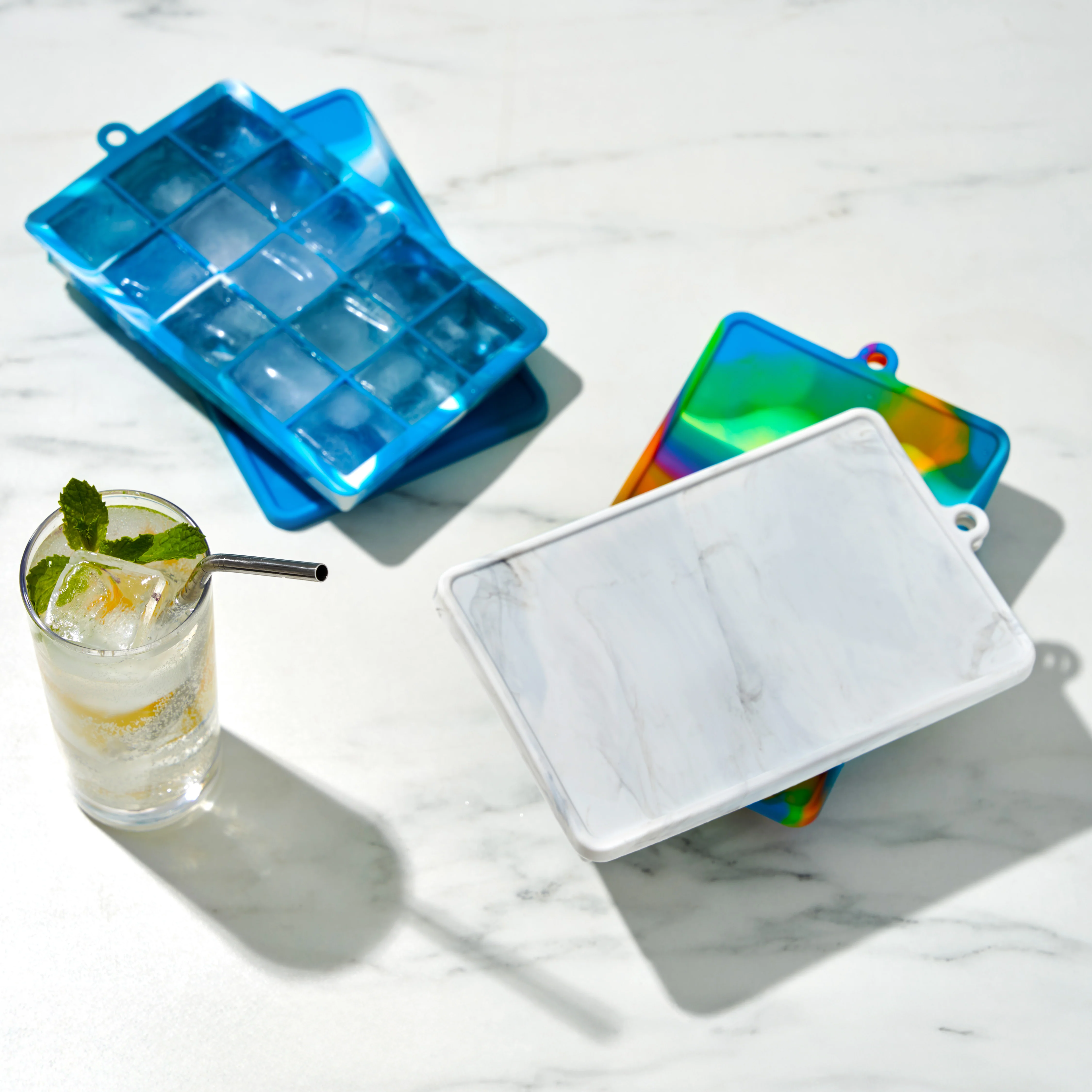 1.25" Ice Cube Tray with Lid in Gray Marble - Image 5
