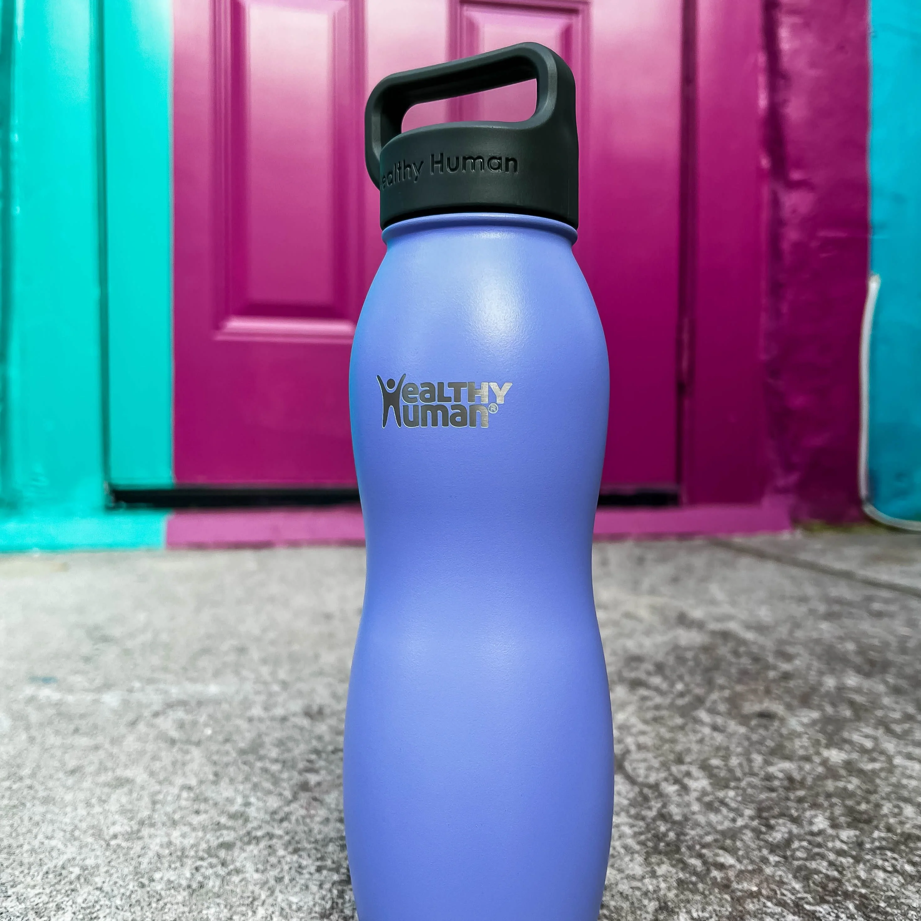The Curve Water Bottle in Lilac, 21 oz - Image 3