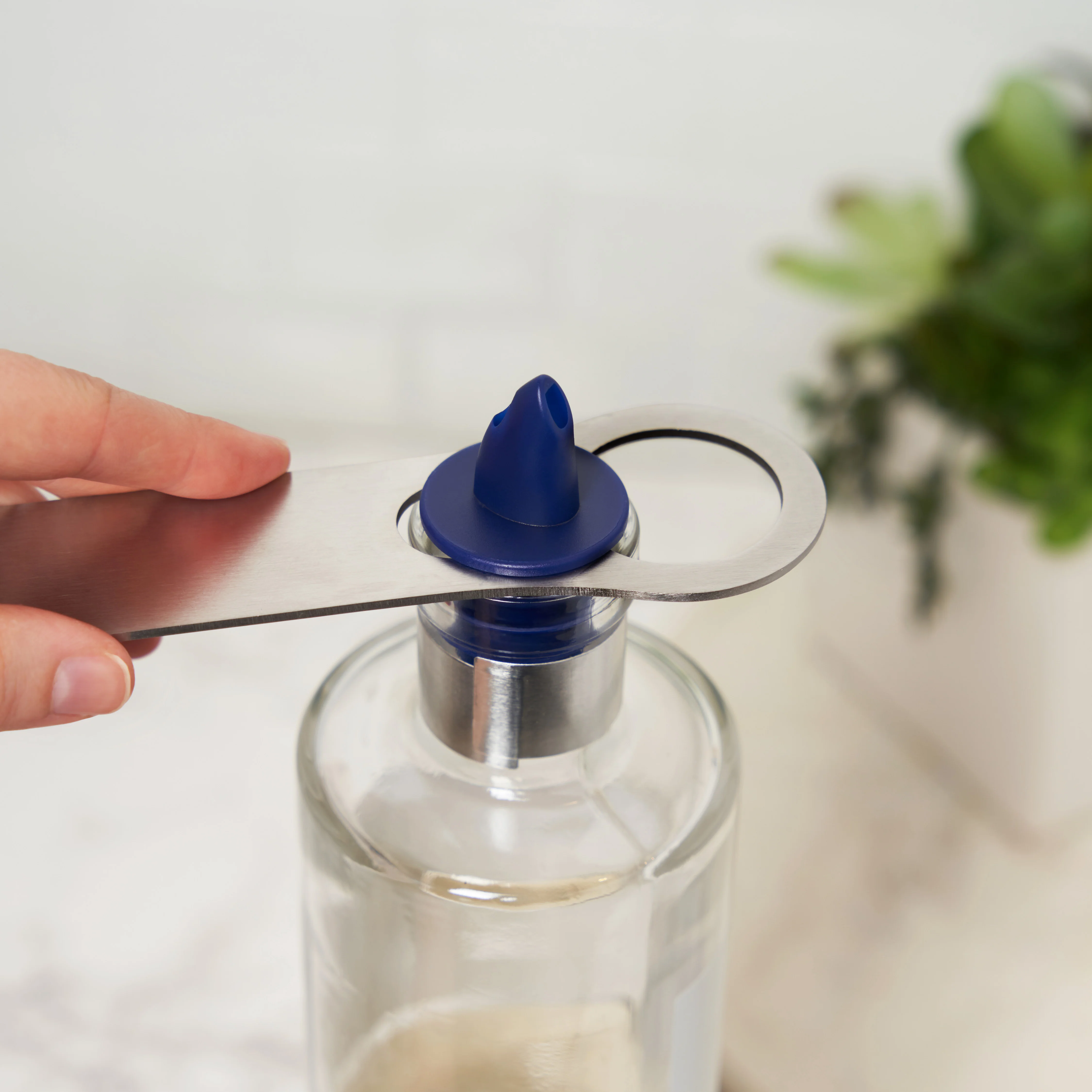 Barback Cap And Pour Spout Remover - Image 5